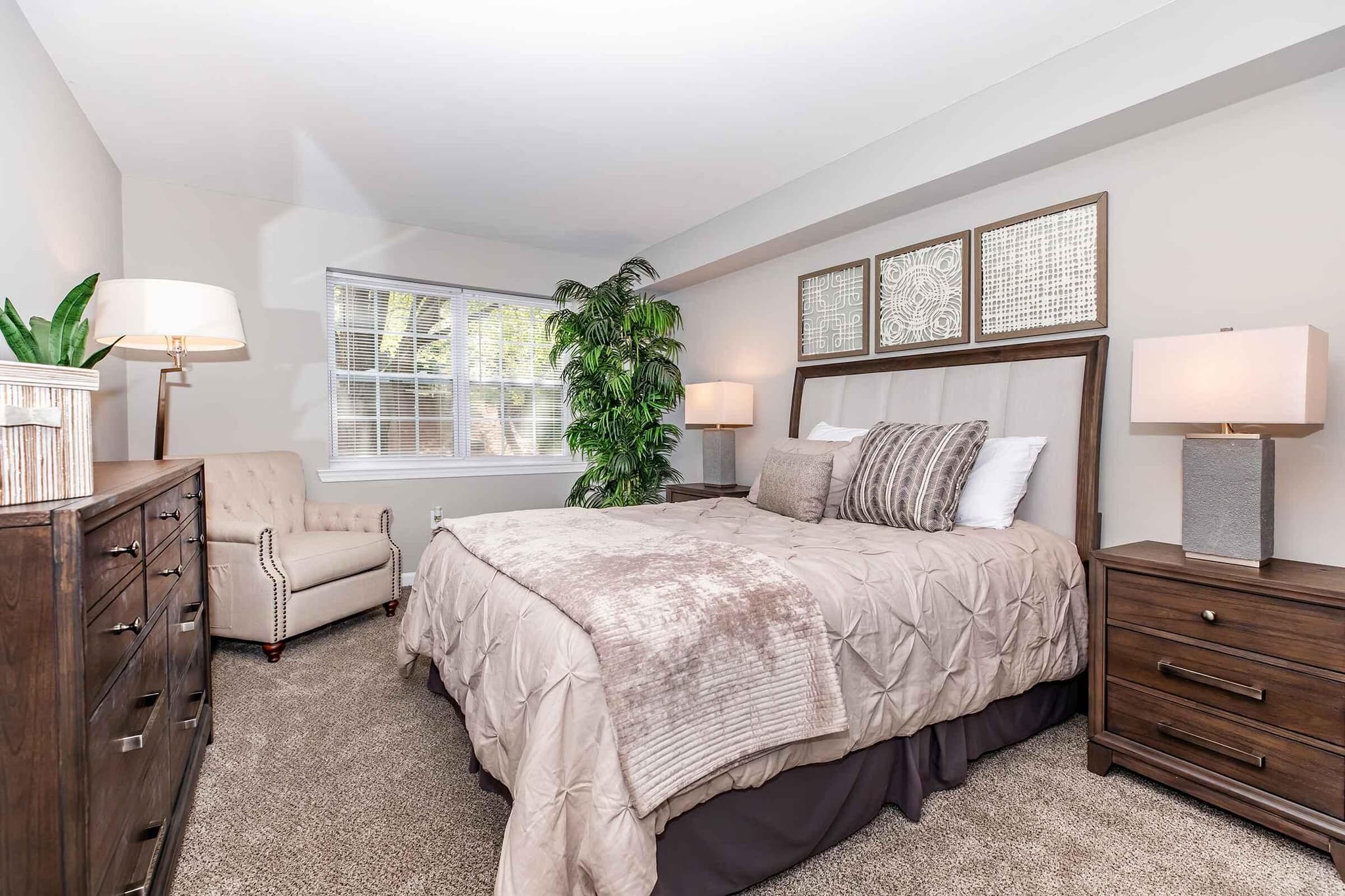 Kensington Club Apartments