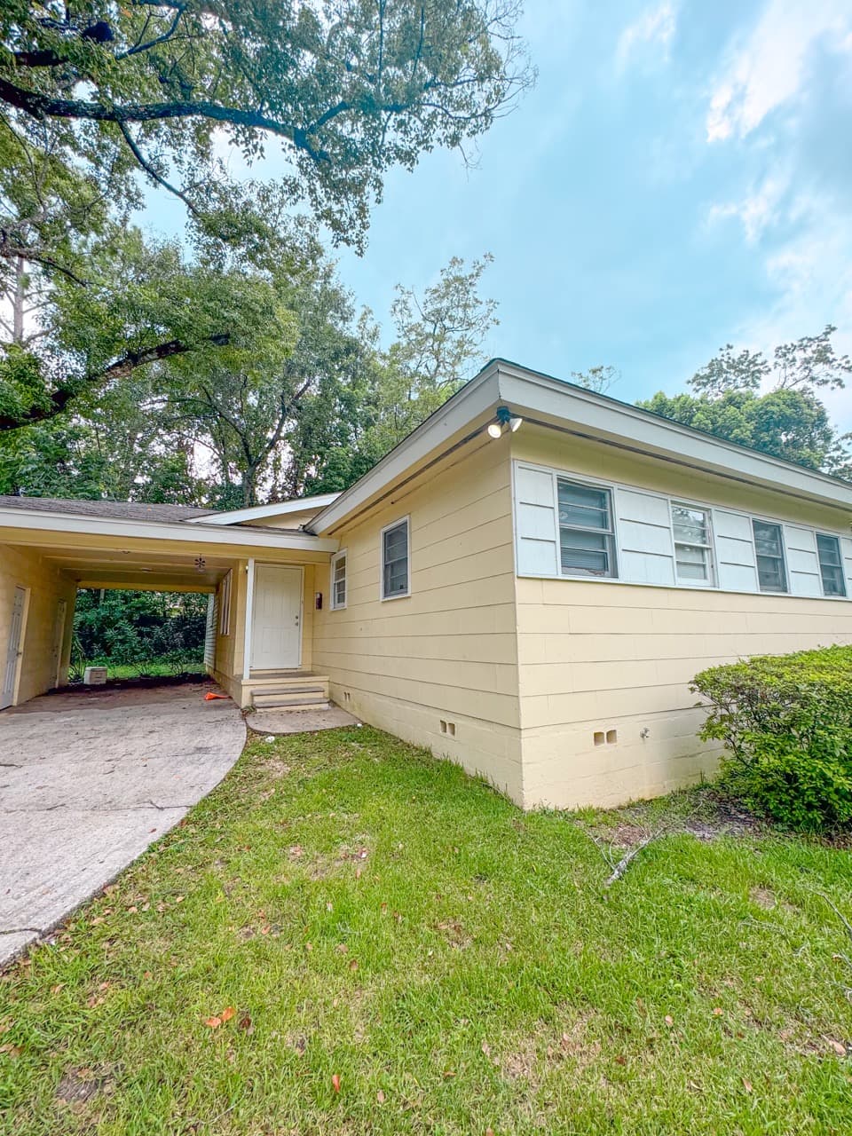 1502 Atkamire Dr