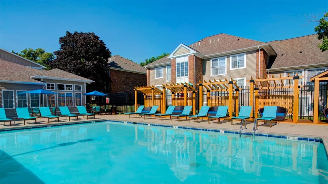 Campus Court at Knollwood