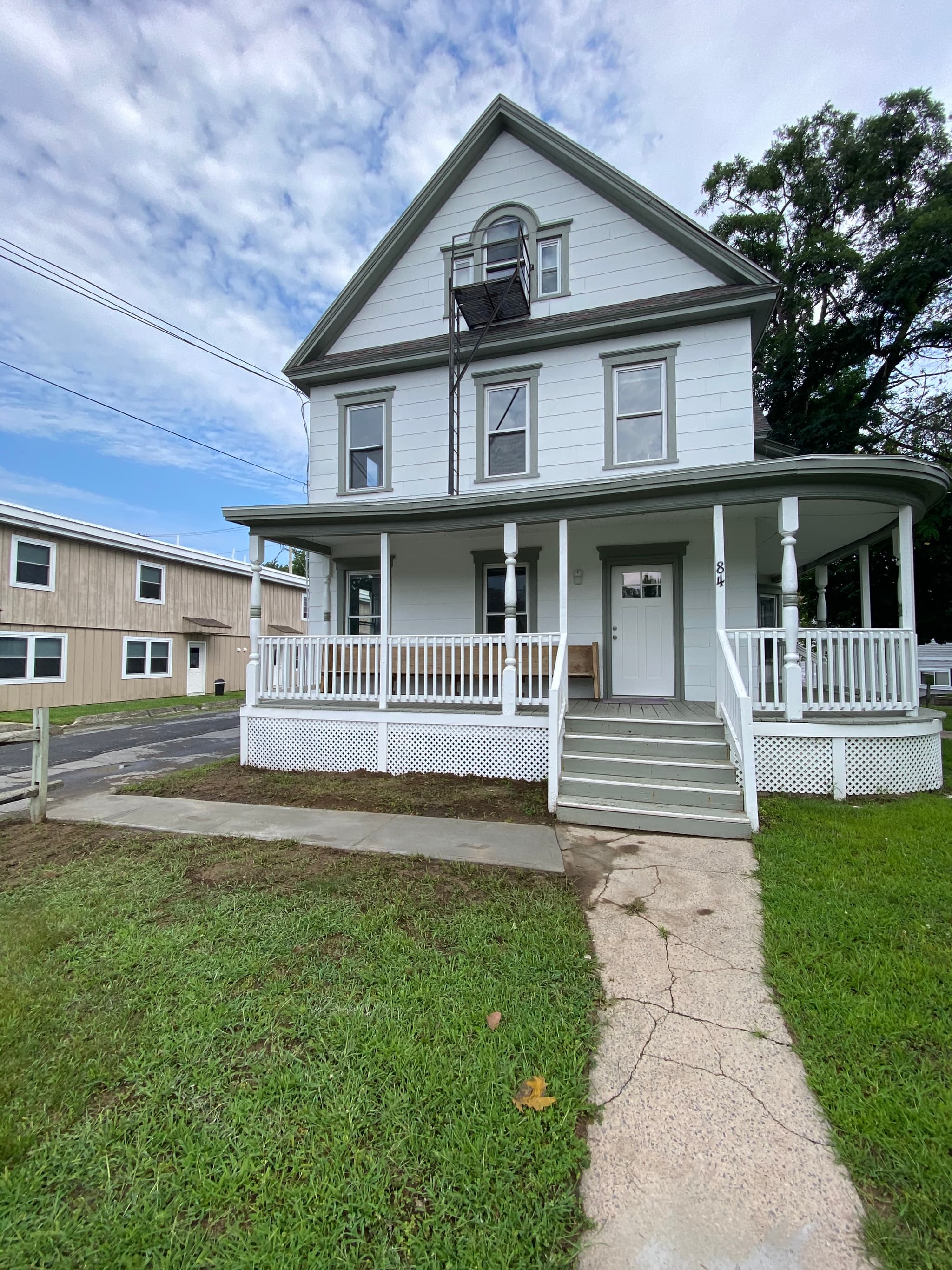 84 Broad St