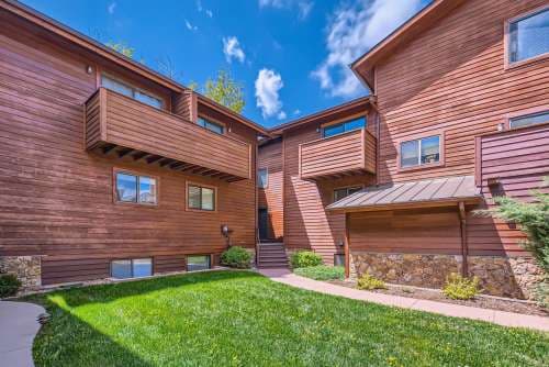 Cozy 2 BDR Home in Boulder with Hot Tub