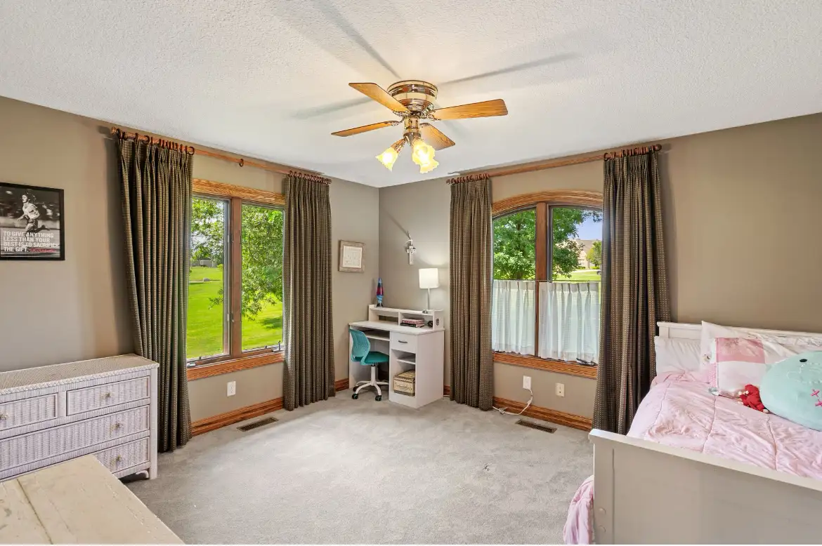 514 Lakeside Manor Dr