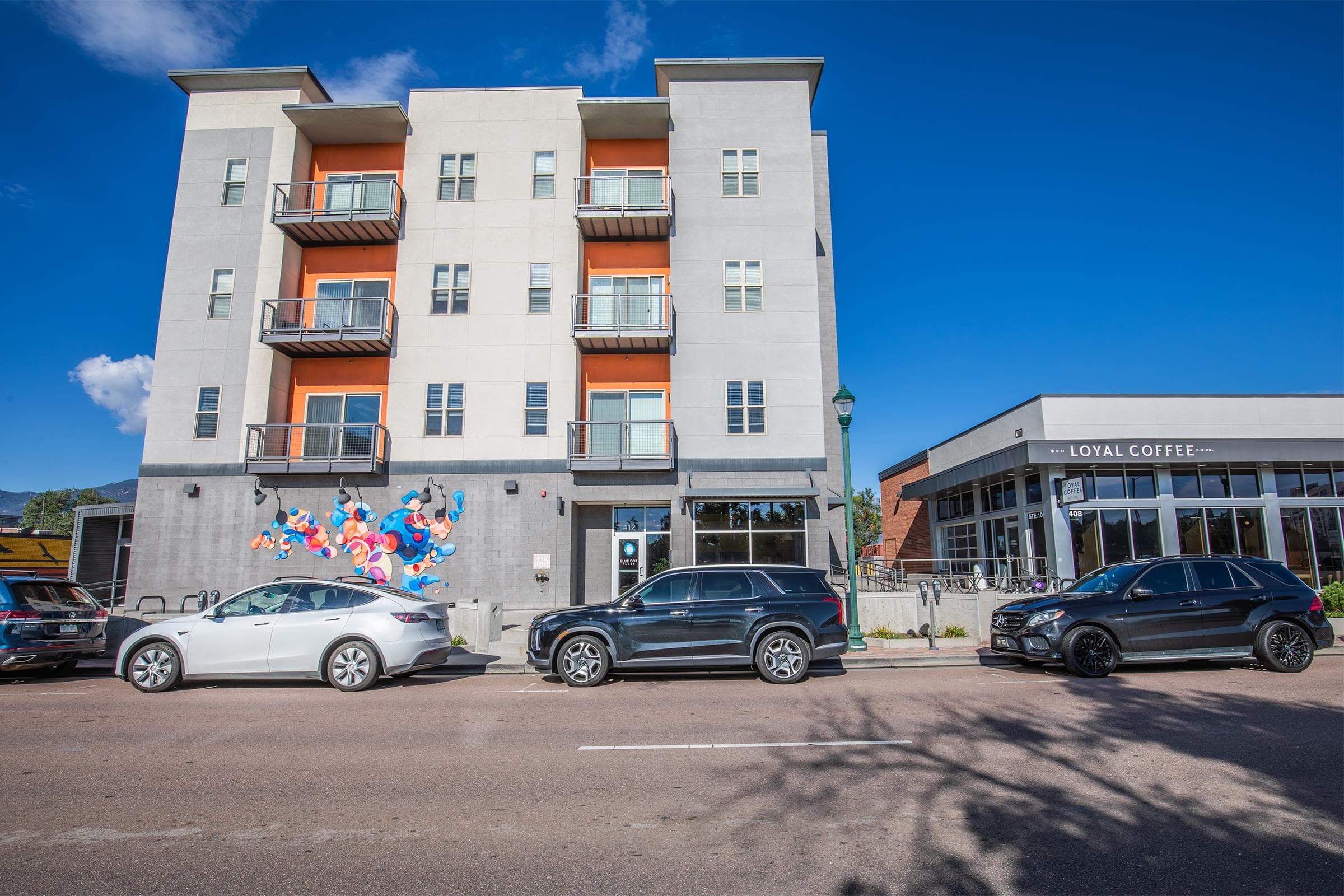 Blue Dot Place Apartments