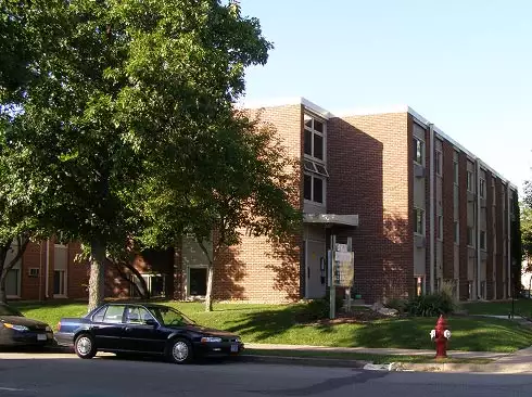 727 University Ave