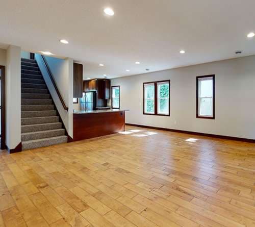 Affordable five bedroom house close to U of M campus! Great yard and parking !