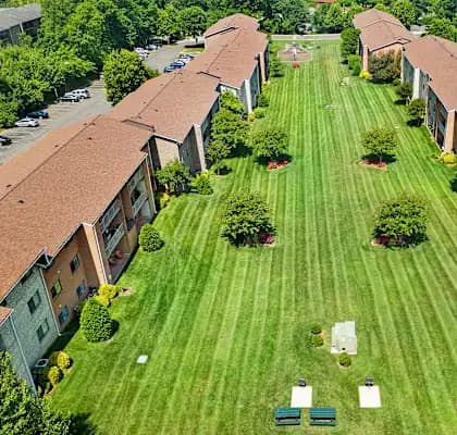 Gainsborough Court Apartments & Townhomes