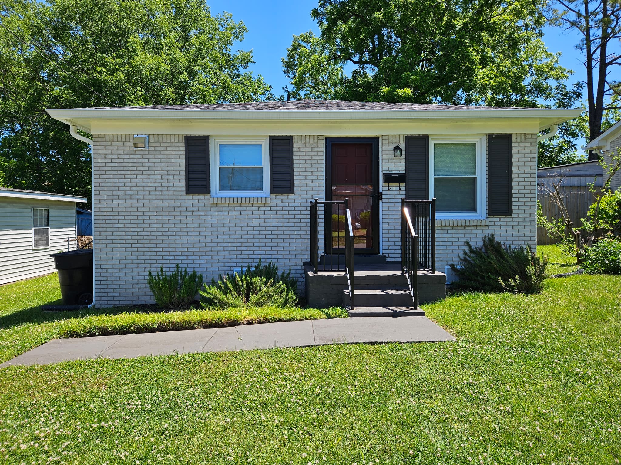 435 S Highland Ave
