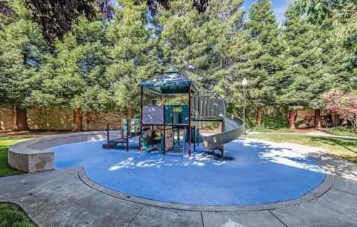 22881 Kingsford Way