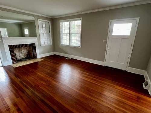Fantastic Bungalow in Rosewood!