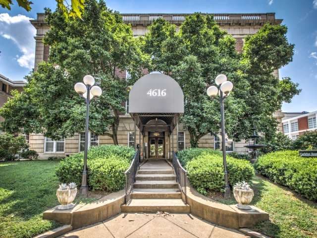 4616 Lindell Blvd