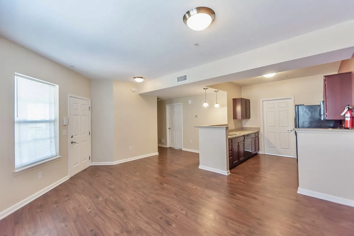 Tenth & College Horizons Apartments