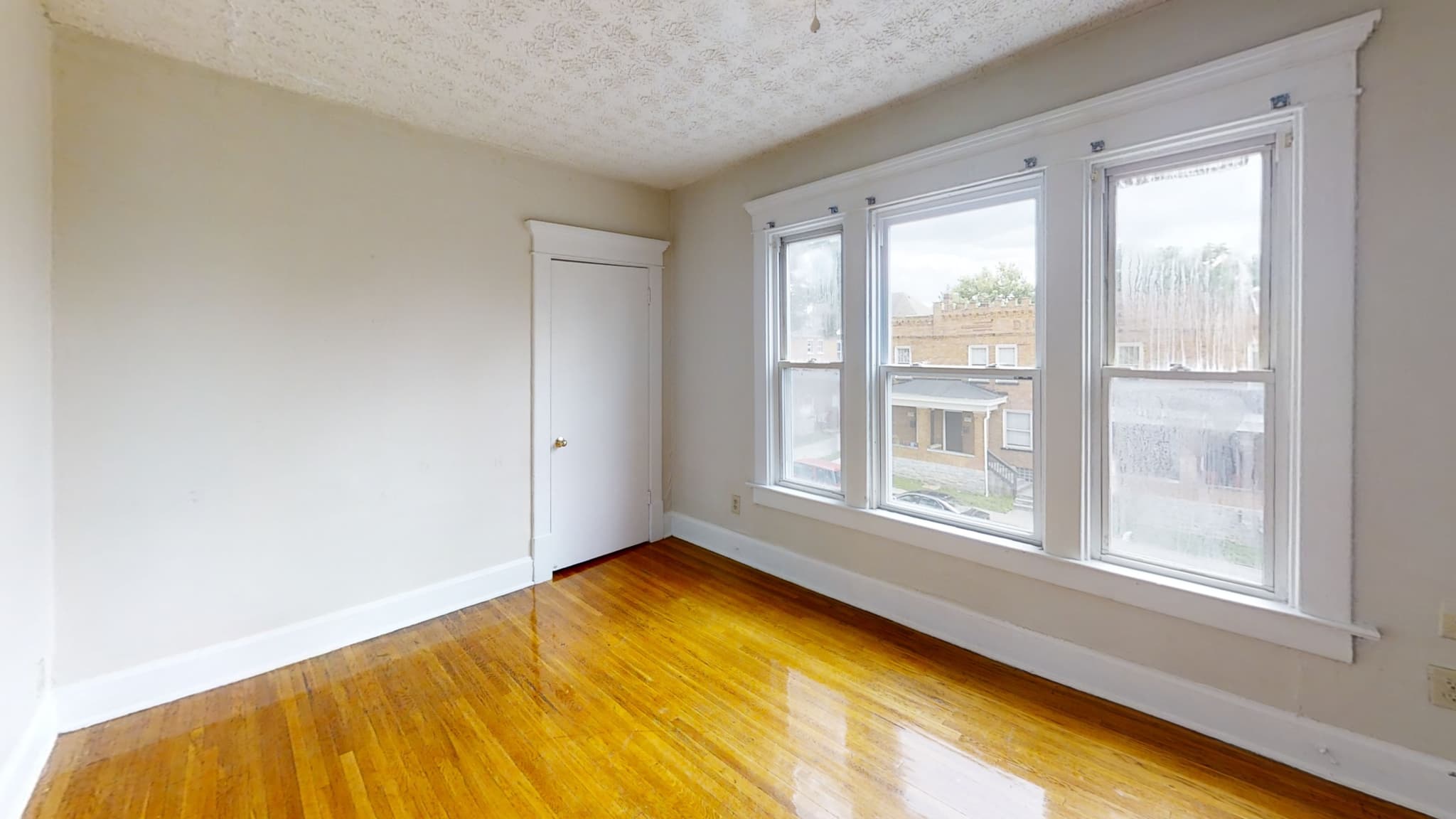 194 E 12th Ave