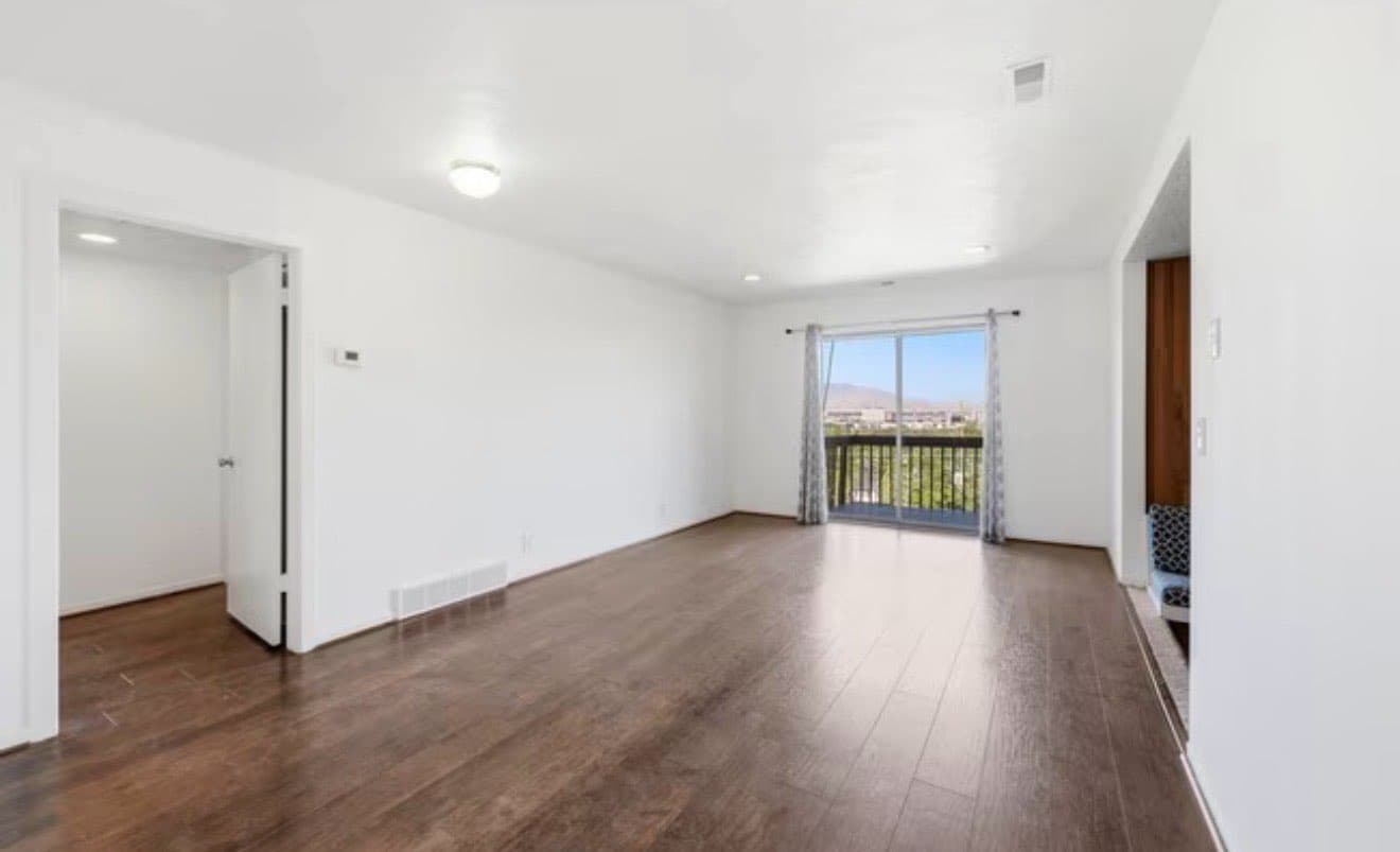 WALKING DISTANCE TO THE UNIVERSITY OF UT