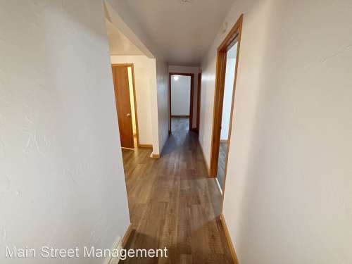 1079 Shawano Ave