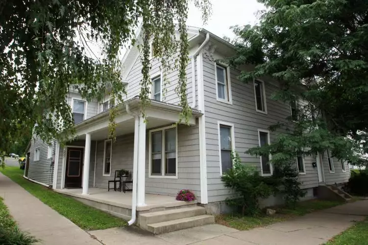 257 East St