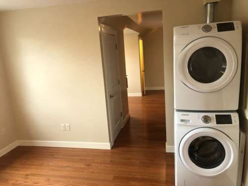 101- 109 W Highland Alley