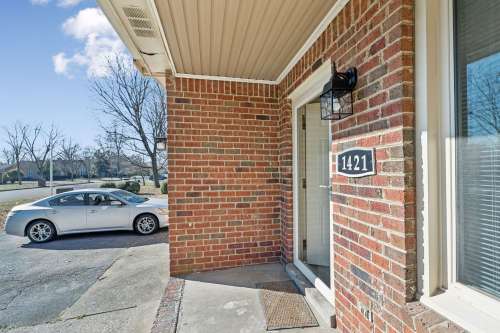 1421 Huntington