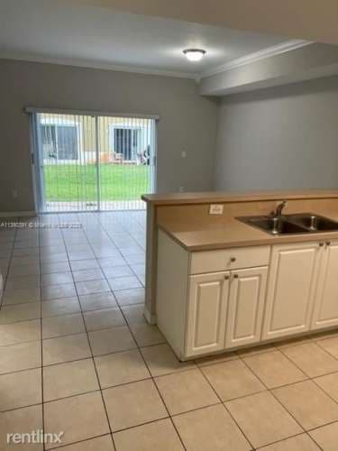 9020 W Flagler St APT 11