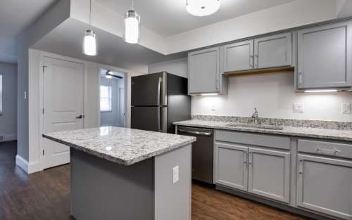 631 Broadmoor
