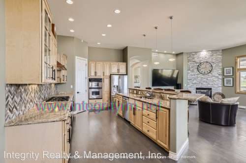147 S Rogers Way