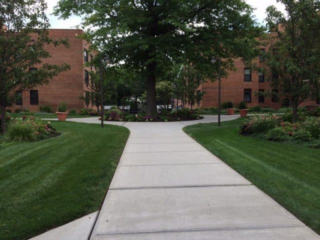 Twin Oaks Apartments
