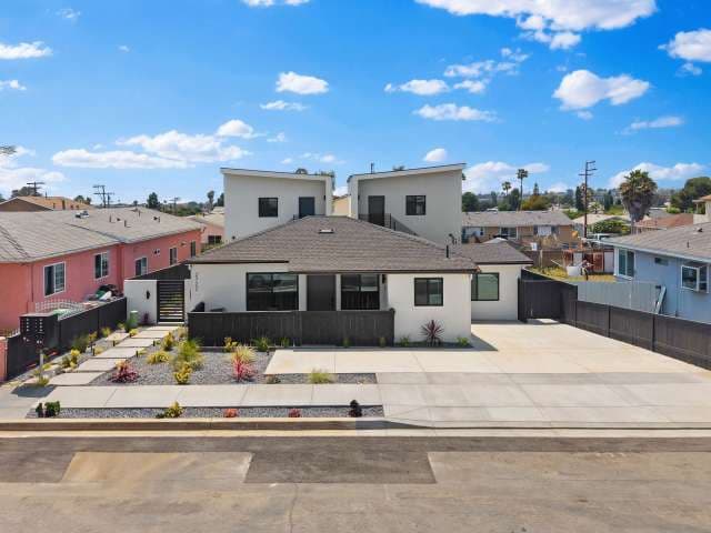 Spacious 2 bedroom unit in heart of Linda Vista **$1