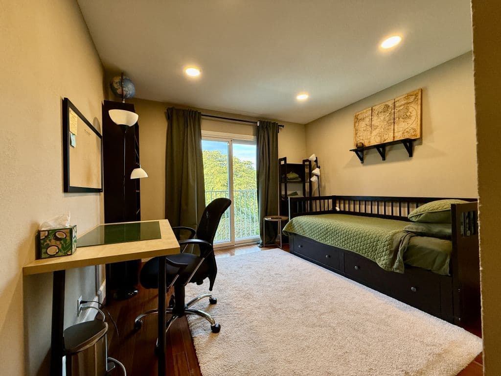 Universal Student Housing (USH) – Homestay near Loyola Marymount University