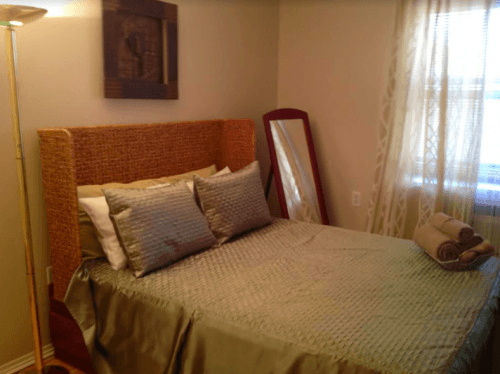 Mega Harlem townhouse 1br