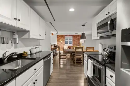 122 Court