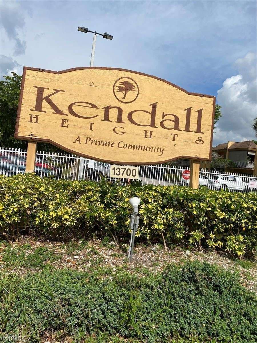 13700 SW 62nd St APT 121