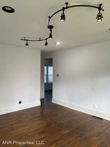 1256 E Clark