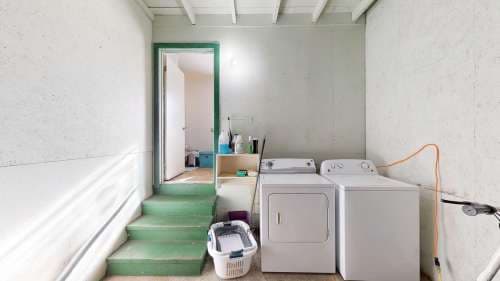 2bedroom duplex with a single car garage