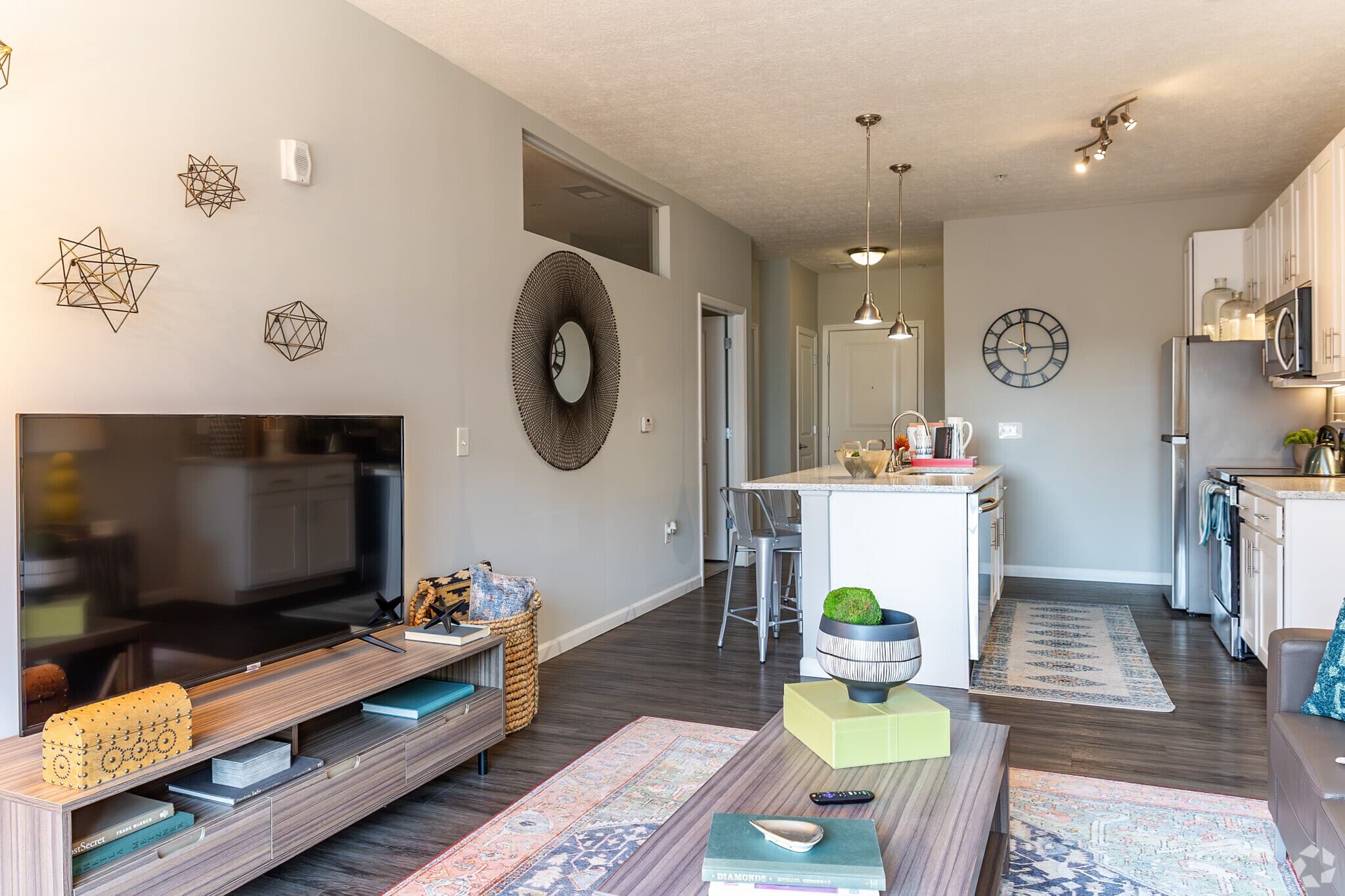 Luxe Belle | Student Housing