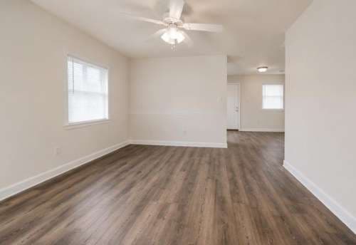 2121 Melanie Dr