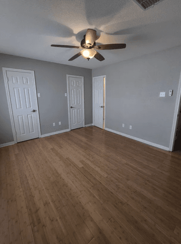 3 bed 3 bath one block away from Baylor