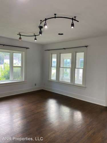 1256 E Clark