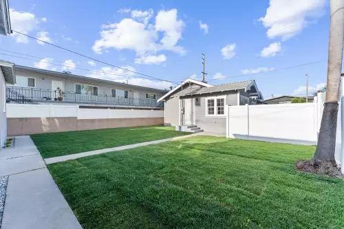 765 Loma Ave