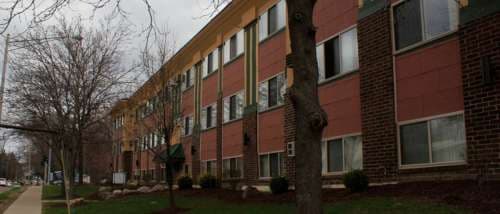 Abbot Manor (910 Apartments