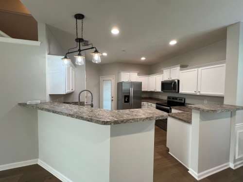 Move-in Special! Available Immediately! Gorgeous 4 Bedroom 3 Bath in Creeksbend Subdivision