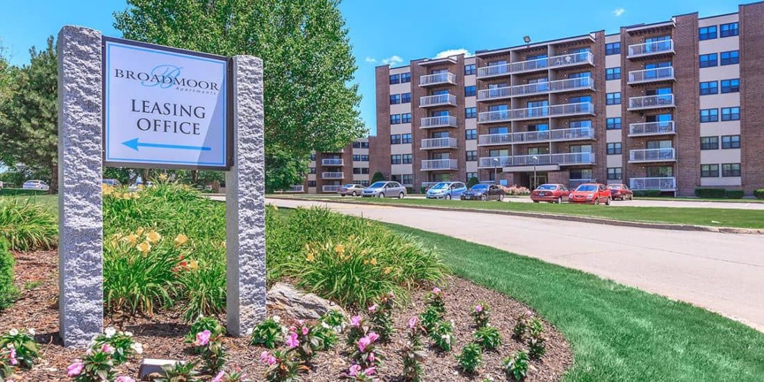 Broadmoor Apartments