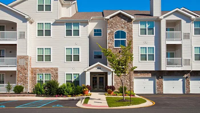 Meridian Crossing Apartments & Townhomes