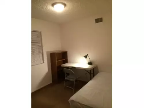1121 Hoffman Ave
