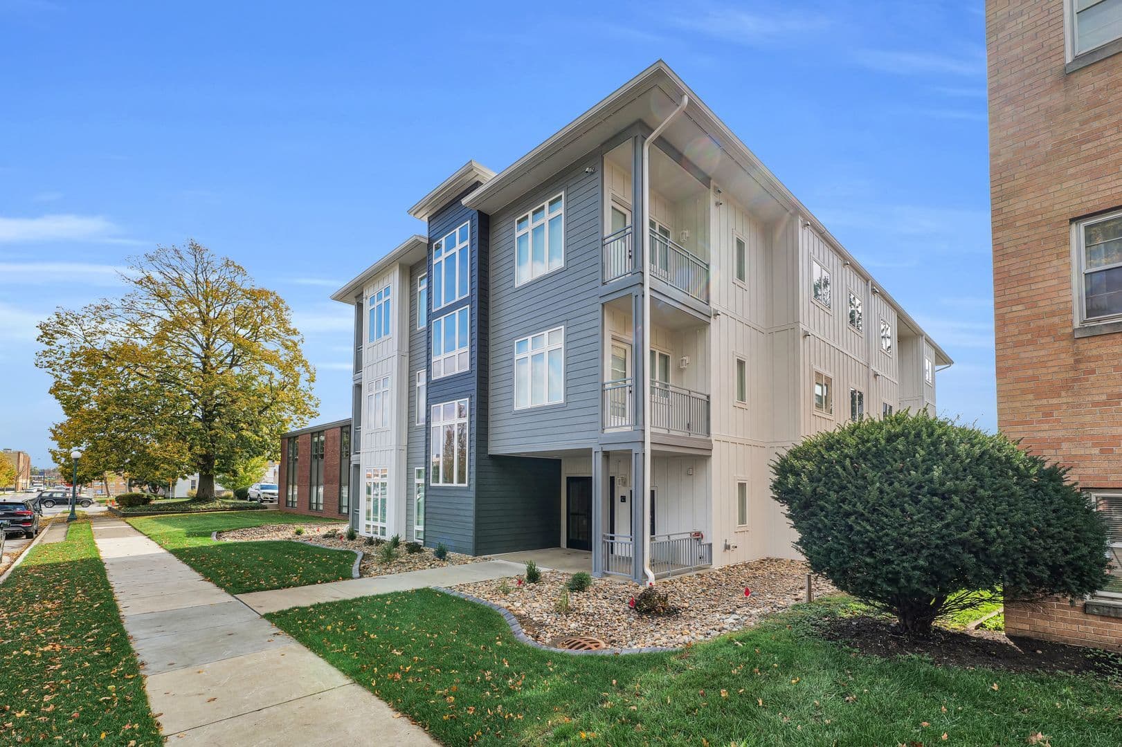 305 W. Clark St