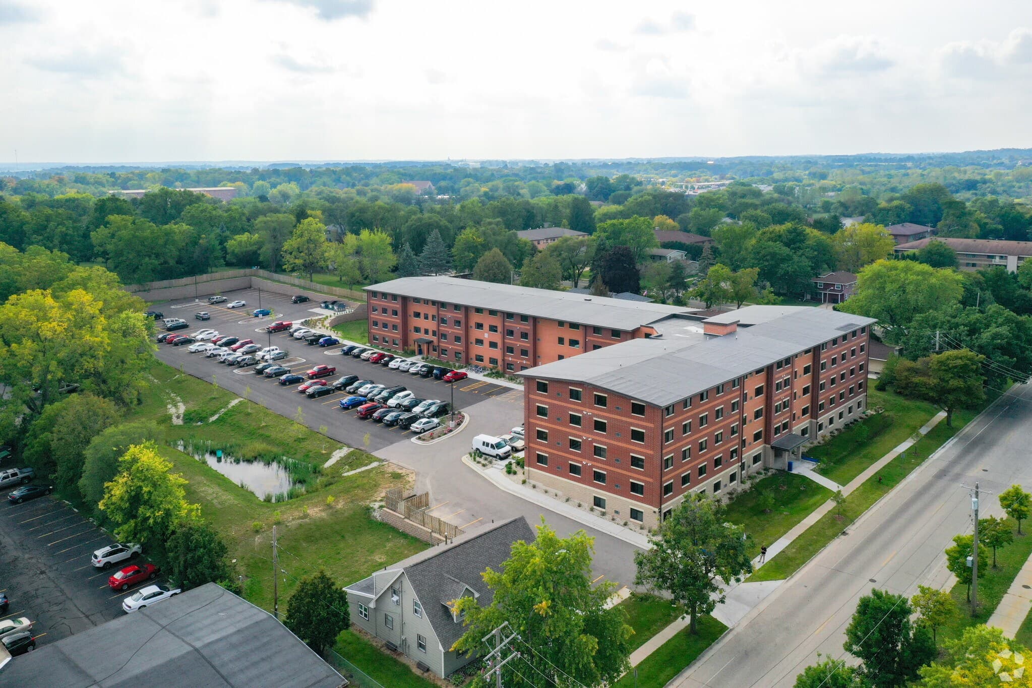 Simon Suites