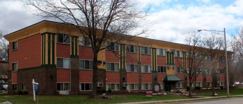 Abbot Manor (910 Apartments