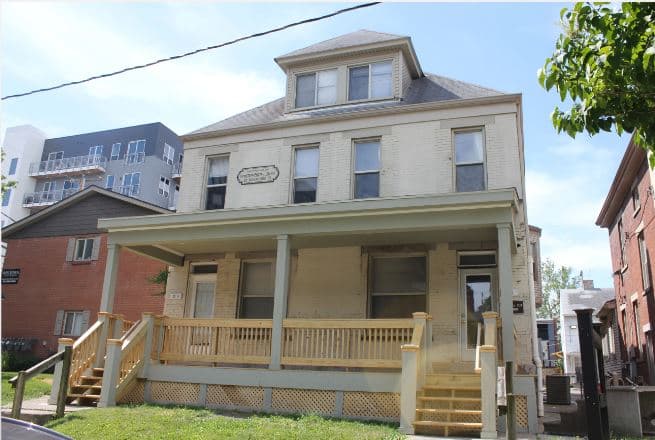 23-31 W 10th Ave