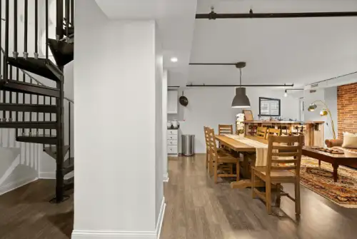 122 Court