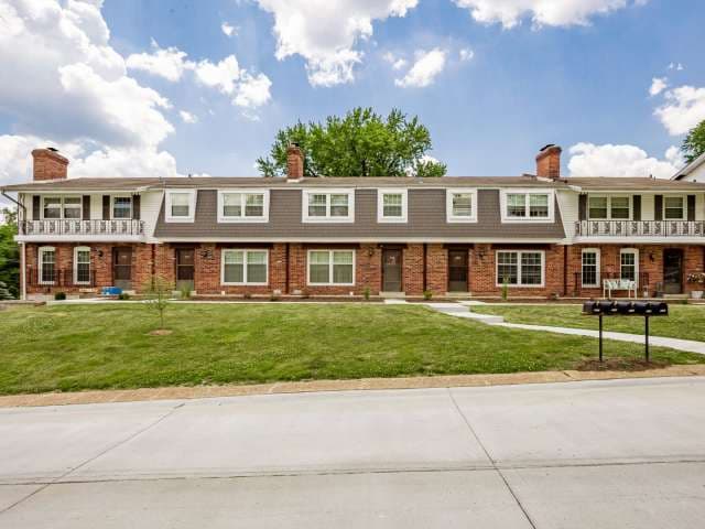 Broadmoor Townhomes-Oakmont St L