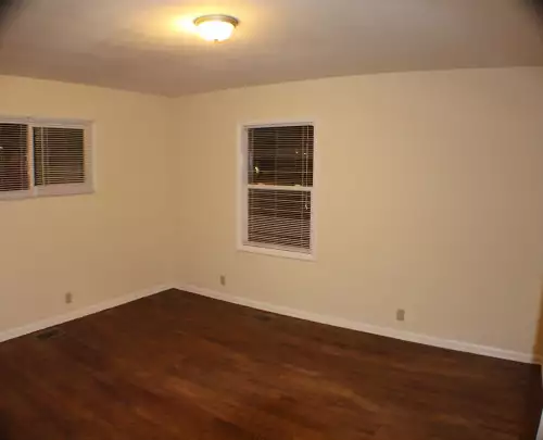 1223 W Carson St
