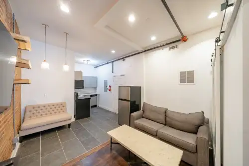 7 N Church St
